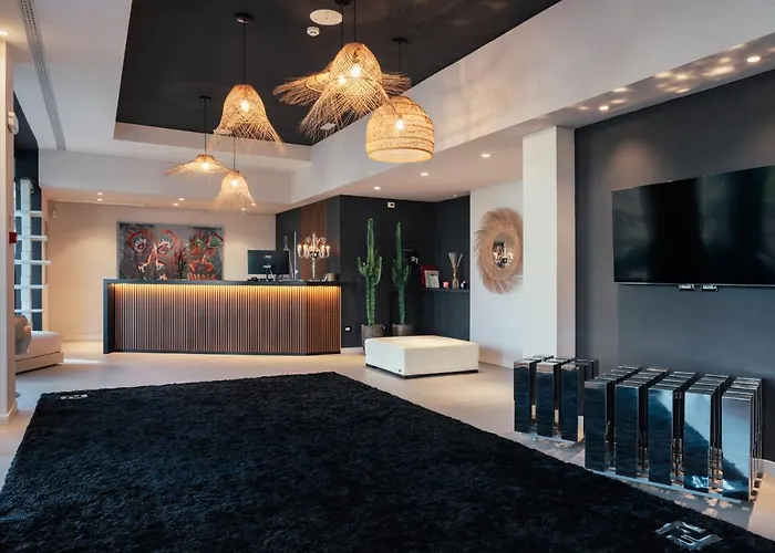 Hotell M House Art 4*