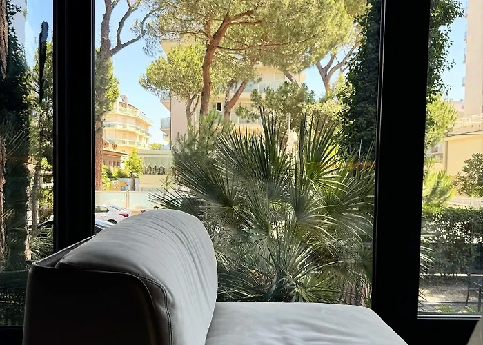 Hotell M House Art 4*