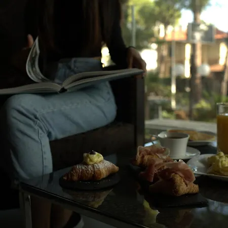 Hotel M House Art 4*