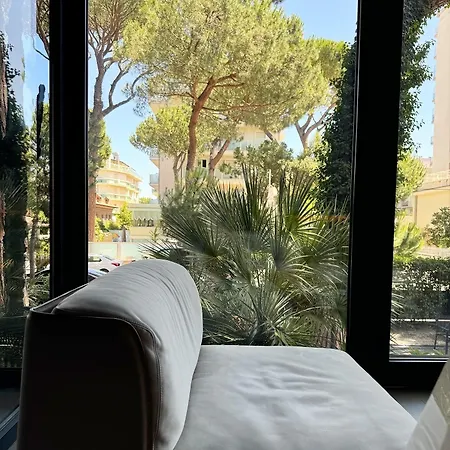 Hotel M House Art 4*